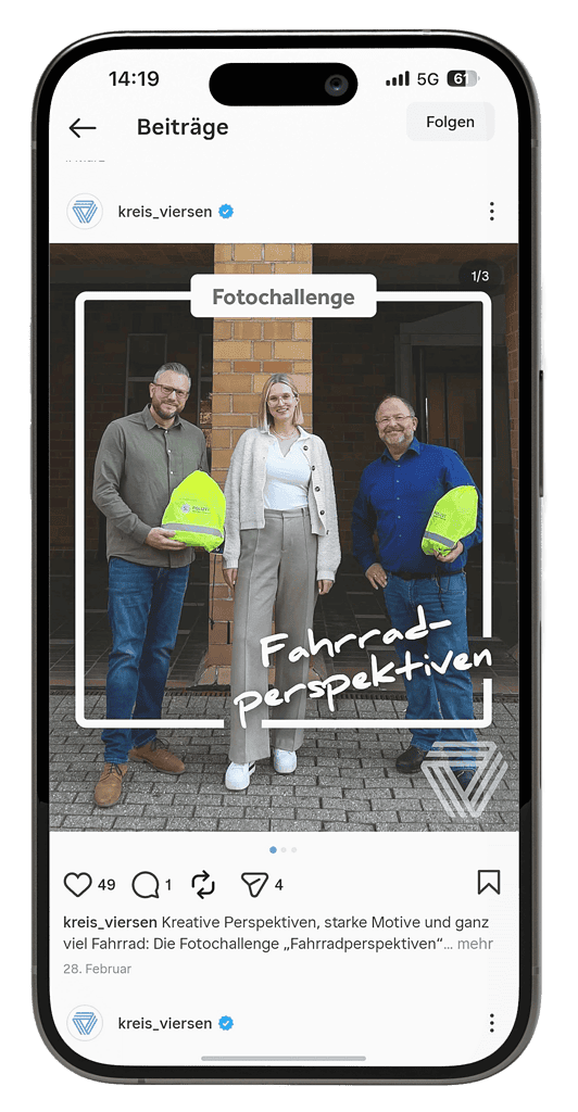 Instagram-Beitrag des Kreises Viersen zur Fotochallenge „Fahrradperspektiven“ mit drei Teilnehmenden vor einem Gebäude.